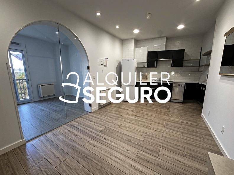 Cuina de Pis de lloguer en  Madrid Capital amb Aire condicionat, Calefacció i Terrassa