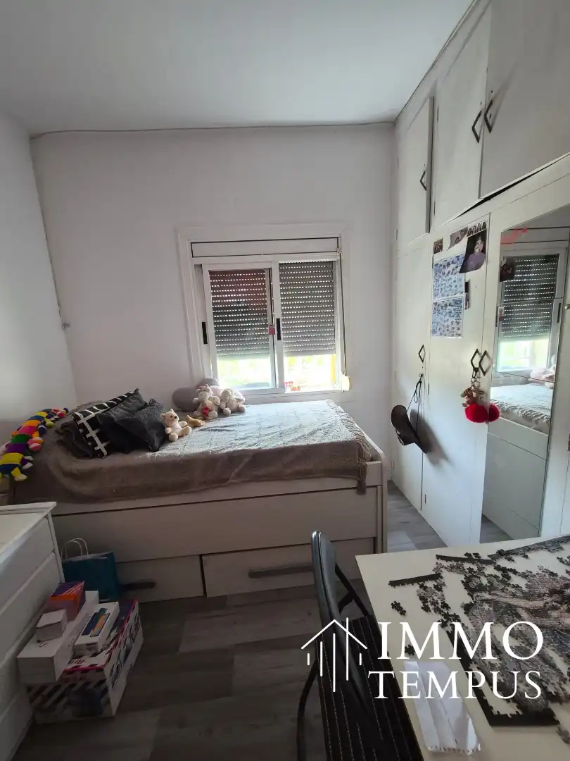 Bedroom of Flat for sale in Terrassa  with Parquet flooring, Terrace and Oven