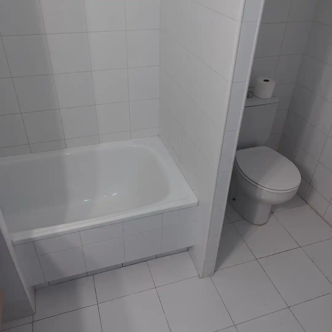 Bathroom of Ground floor for rent in Badalona  with Heating and Parquet flooring