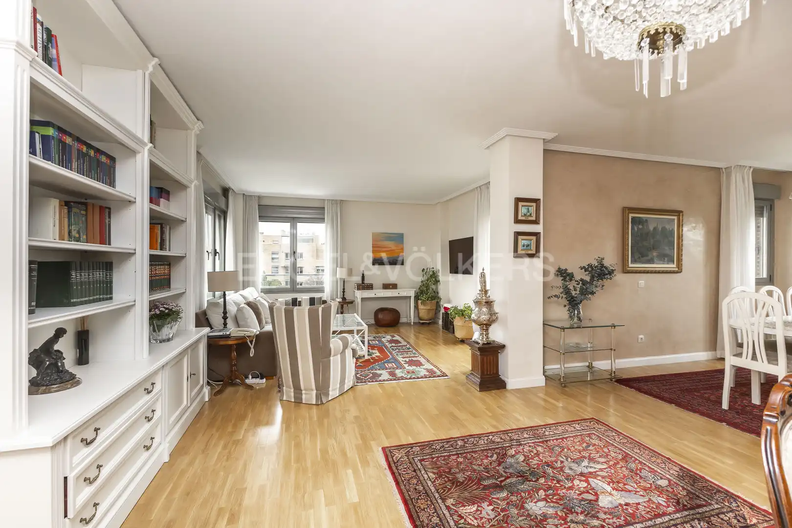 Sala d'estar de Dúplex de lloguer en La Moraleja amb Aire condicionat, Calefacció i Jardí privat