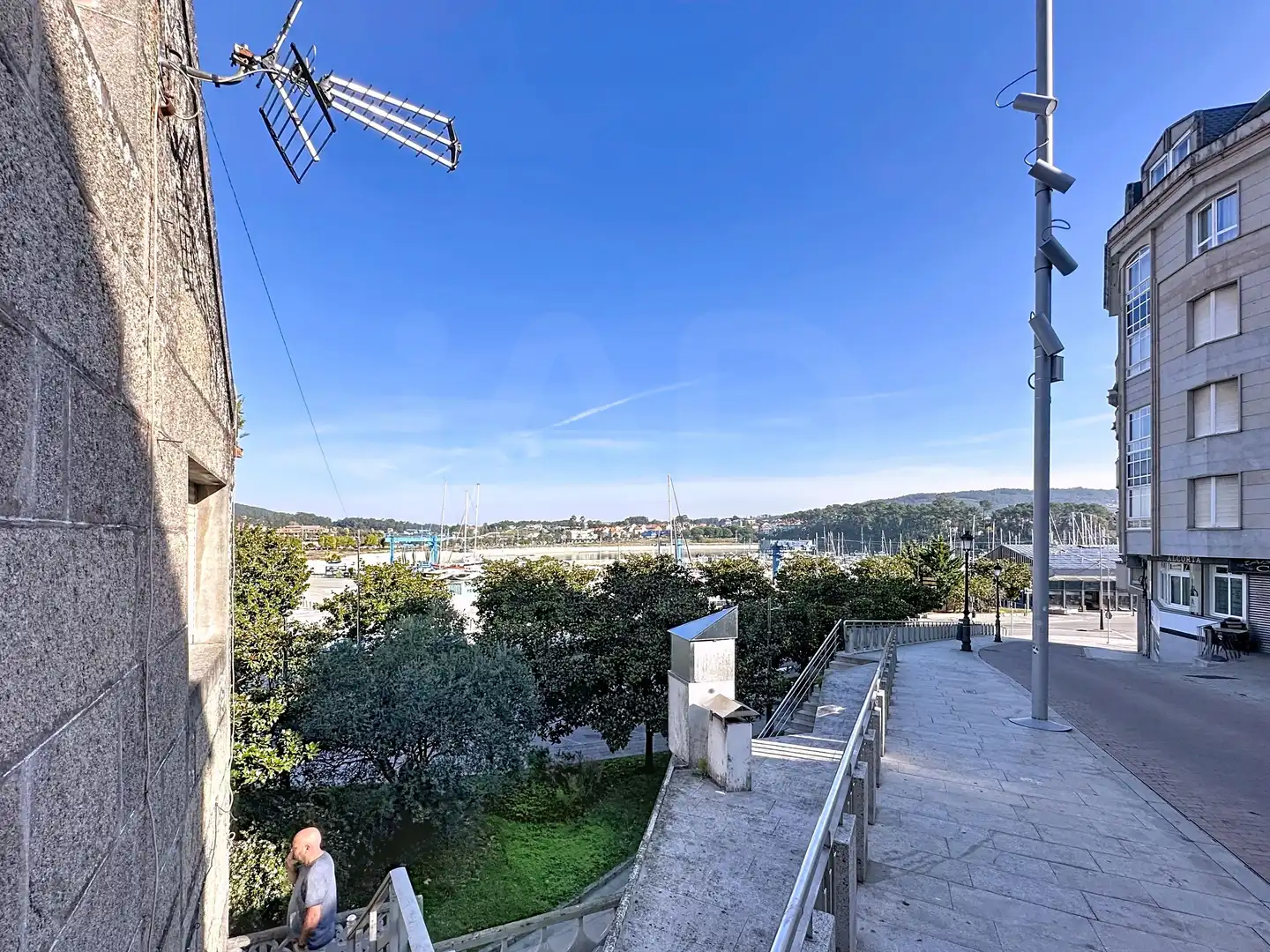 Außenansicht von Wohnung zum Verkauf in Sanxenxo mit Terrasse
