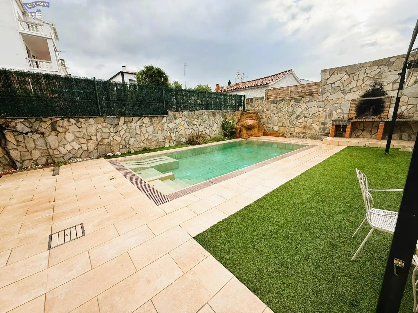 Piscina de Casa o chalet en venta en Barberà del Vallès con Calefacción, Jardín privado y Parquet