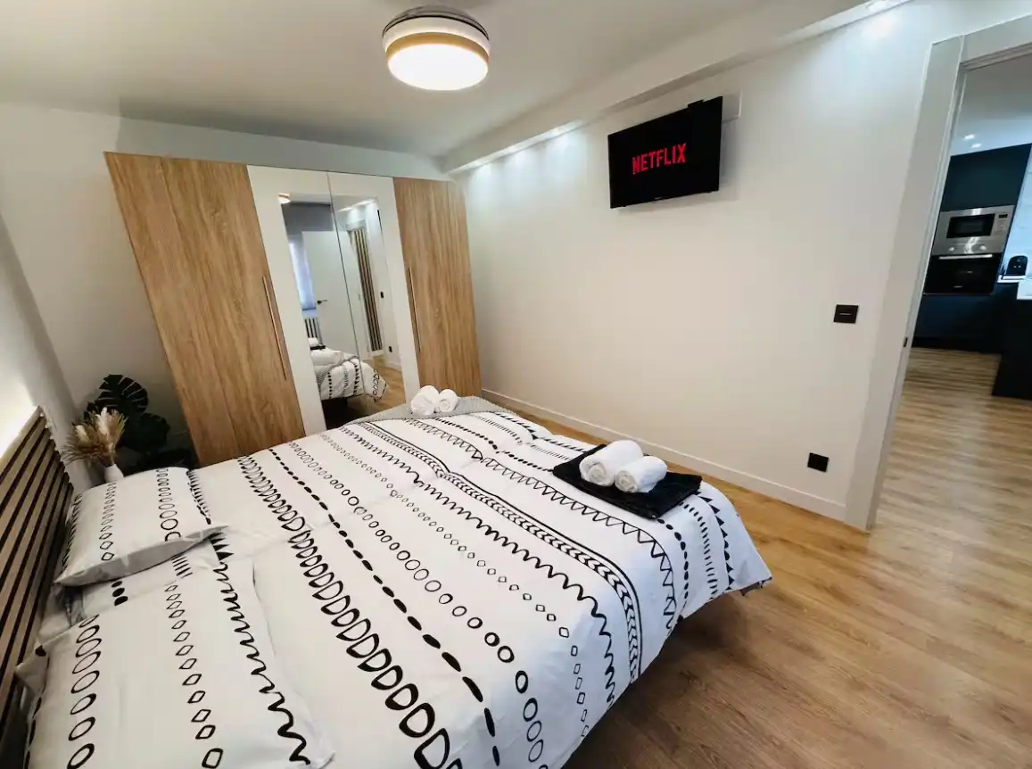 Bedroom of Apartments for rent in Zaragoza  with Air Conditioner, Heating and Parquet flooring