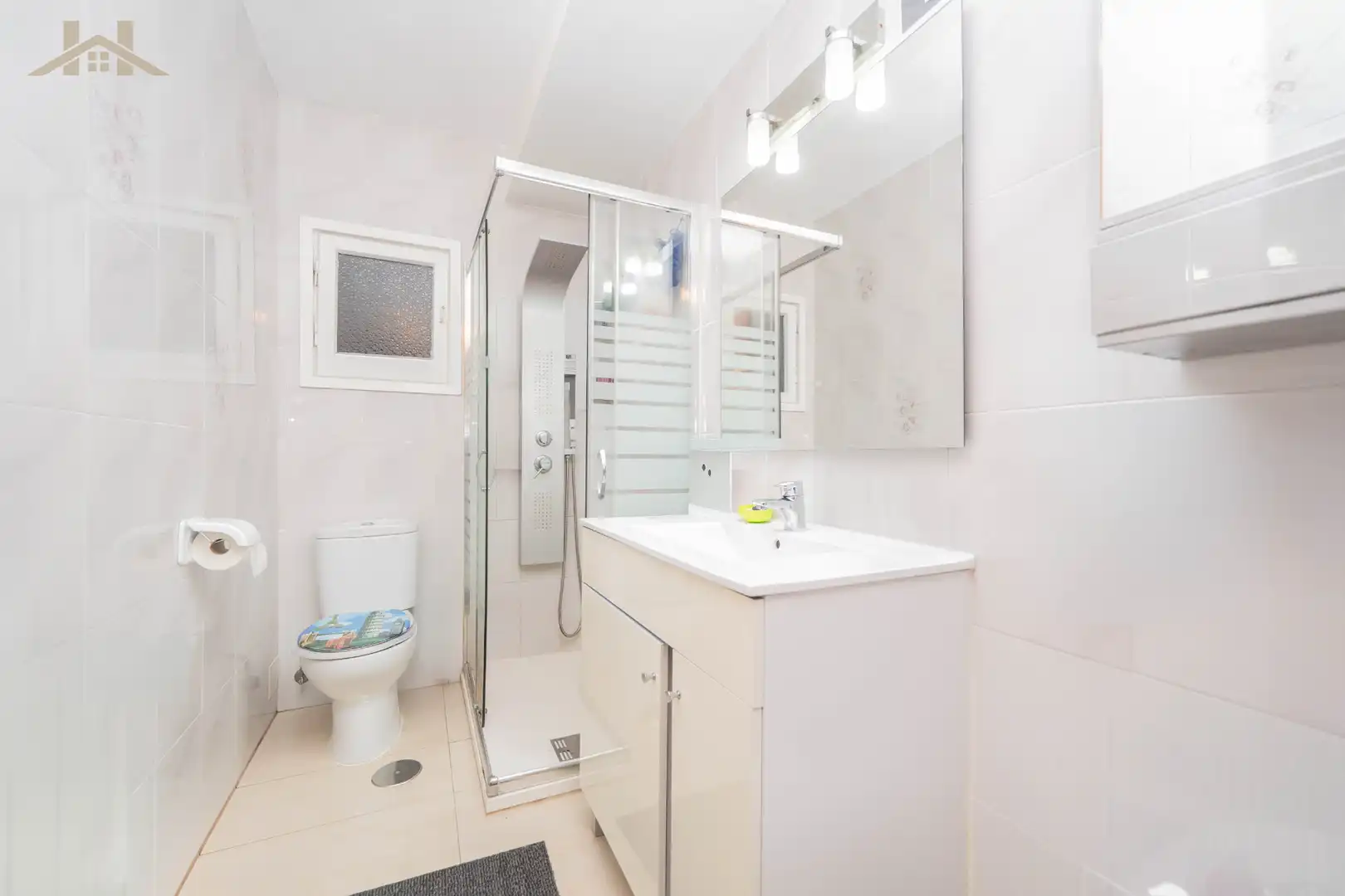 Badezimmer von Wohnung zum Verkauf in Majadahonda mit Klimaanlage, Heizung und Ofen