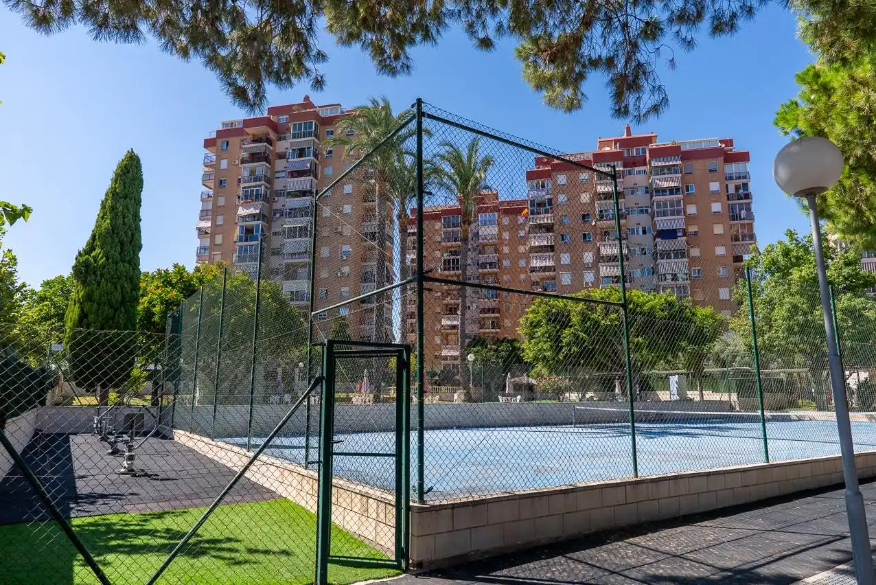 Vista exterior de Piso en venta en El Campello