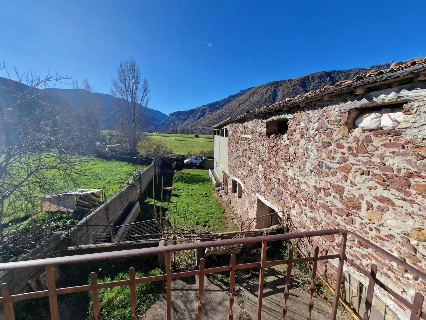 Vista exterior de Residencial en venta en Castejón de Sos, Huesca