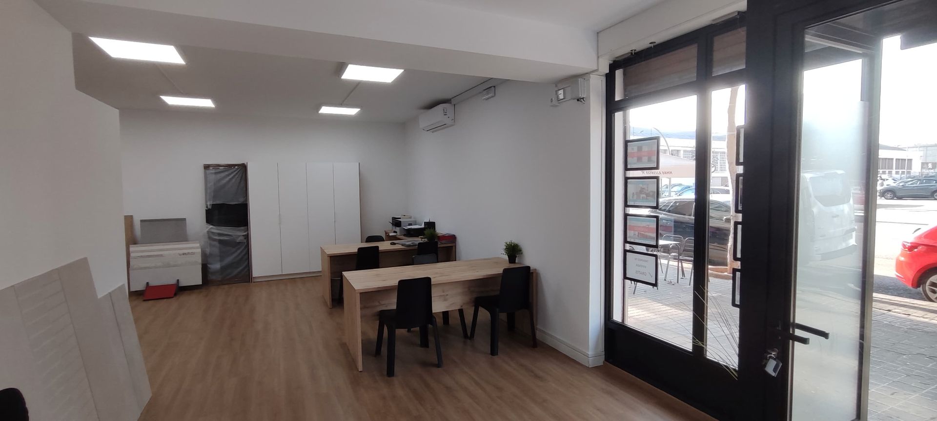 Premises for sale in Sabadell  with Air Conditioner and Furnished