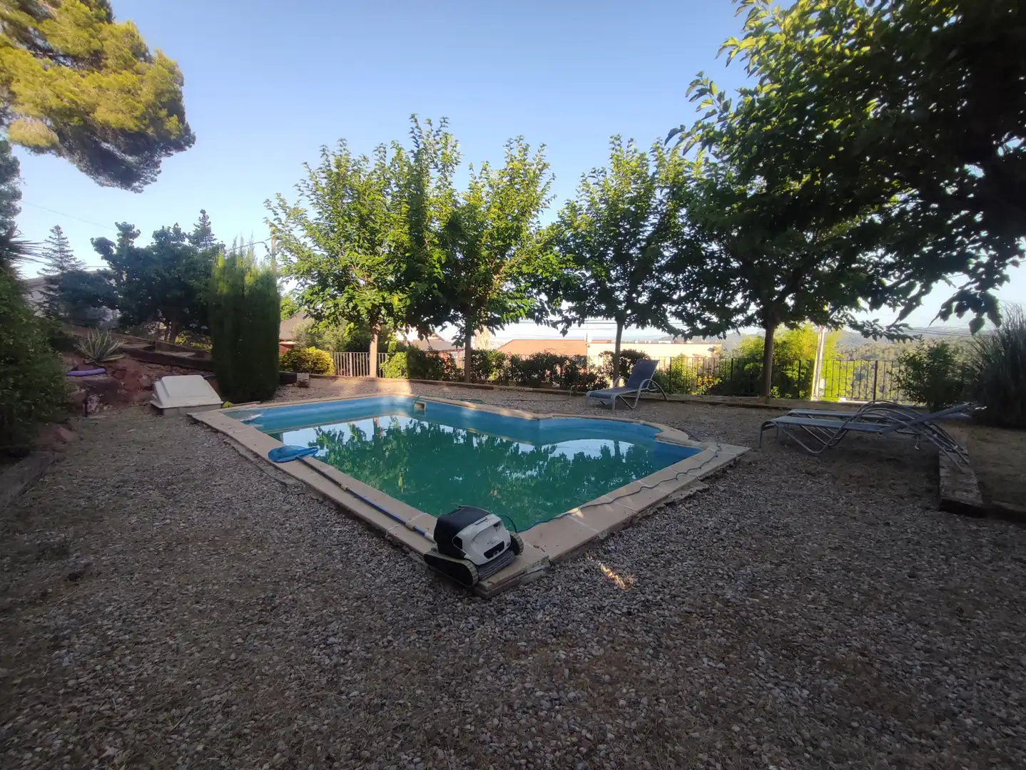 Piscina de Casa o xalet en venda en Pallejà amb Aire condicionat, Calefacció i Jardí privat