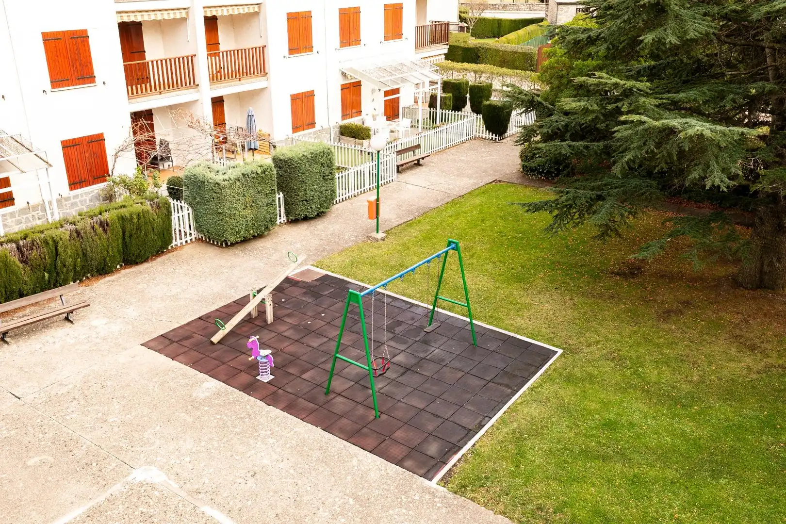 Jardín de Piso en venta en Biescas con Calefacción, Amueblado y Balcón