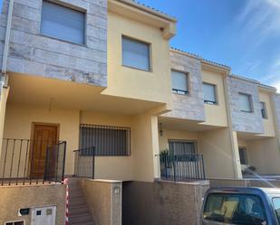 Exterior view of Single-family semi-detached for sale in Villarrubia de los Ojos  with Heating, Terrace and Storage room