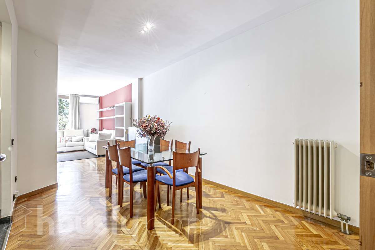 Dining room of Flat for sale in  Barcelona Capital  with Air Conditioner, Heating and Parquet flooring