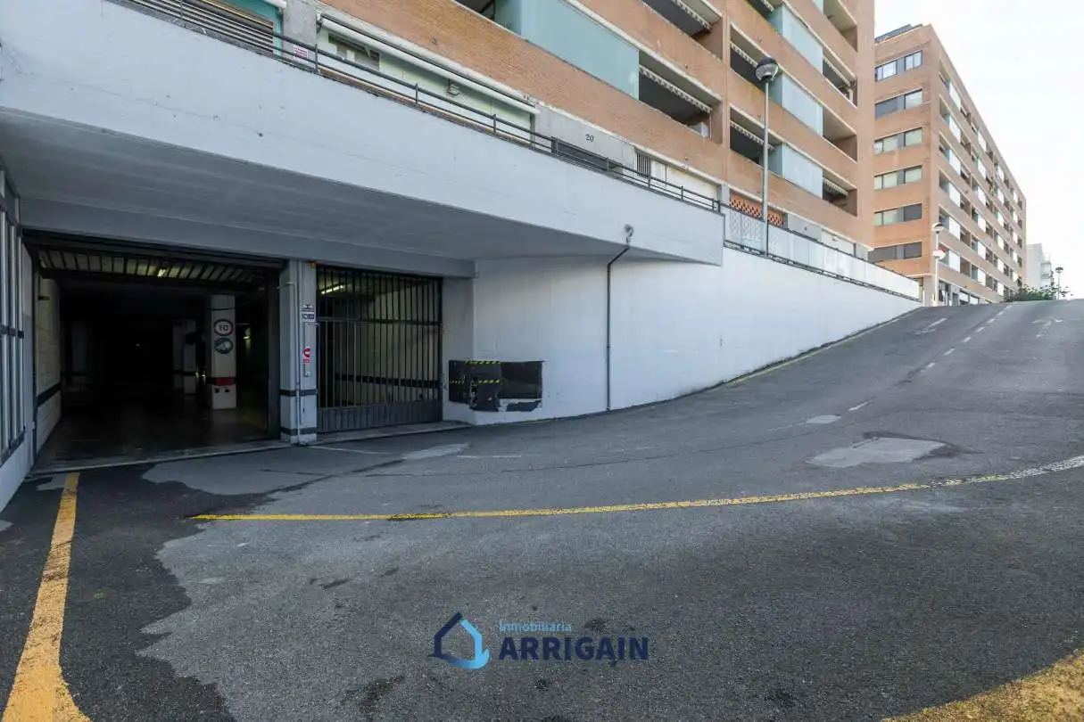 Aparcament de lloguer a Teresa de Calcuta Plaza 5, imagen 11
