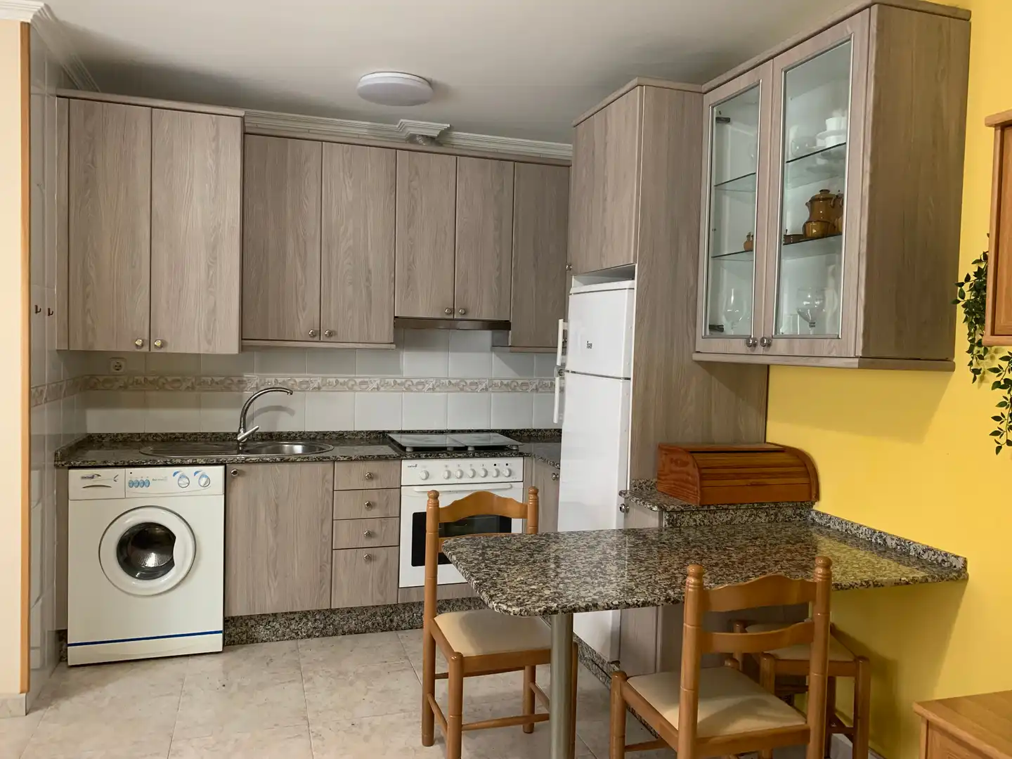 Cuina de Pis en venda en Cedeira amb Calefacció, Parquet i Traster