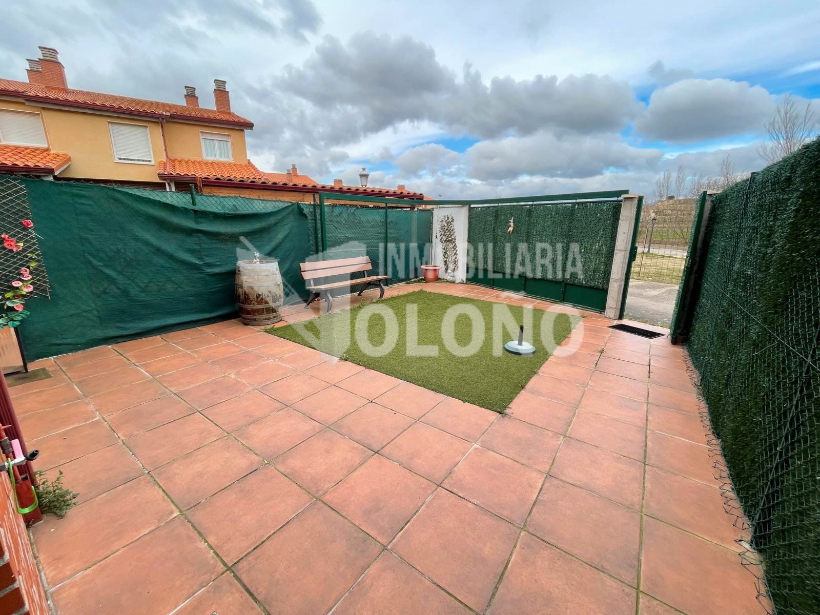 Terrassa de Casa o xalet en venda en Anguciana amb Calefacció, Jardí privat i Parquet