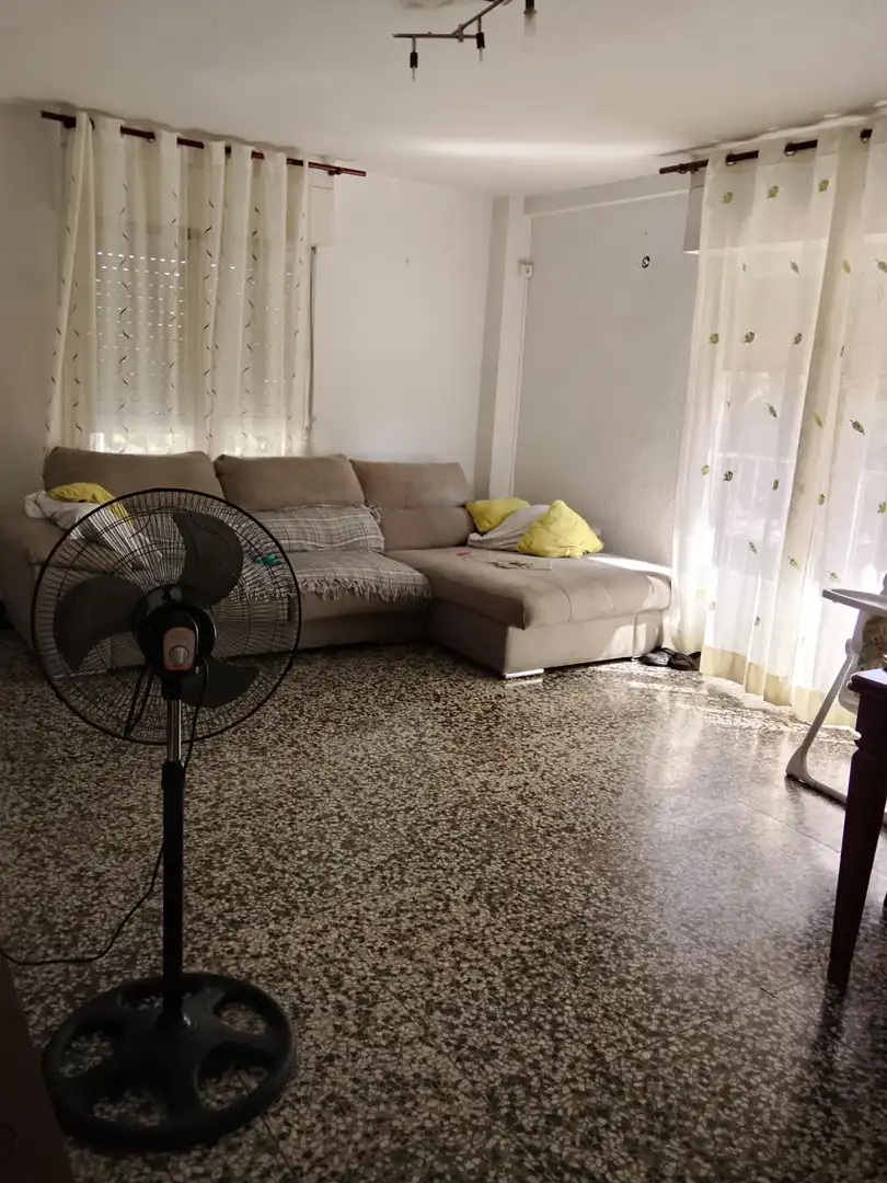 Sala d'estar de Pis en venda en Elche / Elx amb Terrassa, Moblat i Balcó
