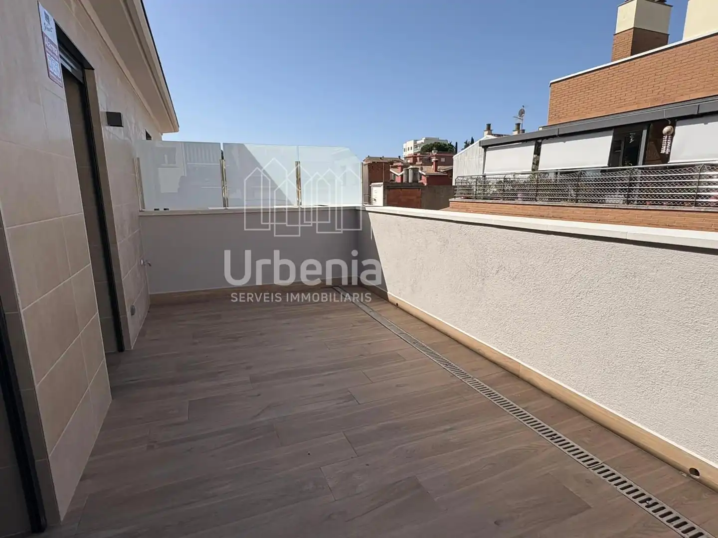 Duplex avec ascenseur à vendre à Centre