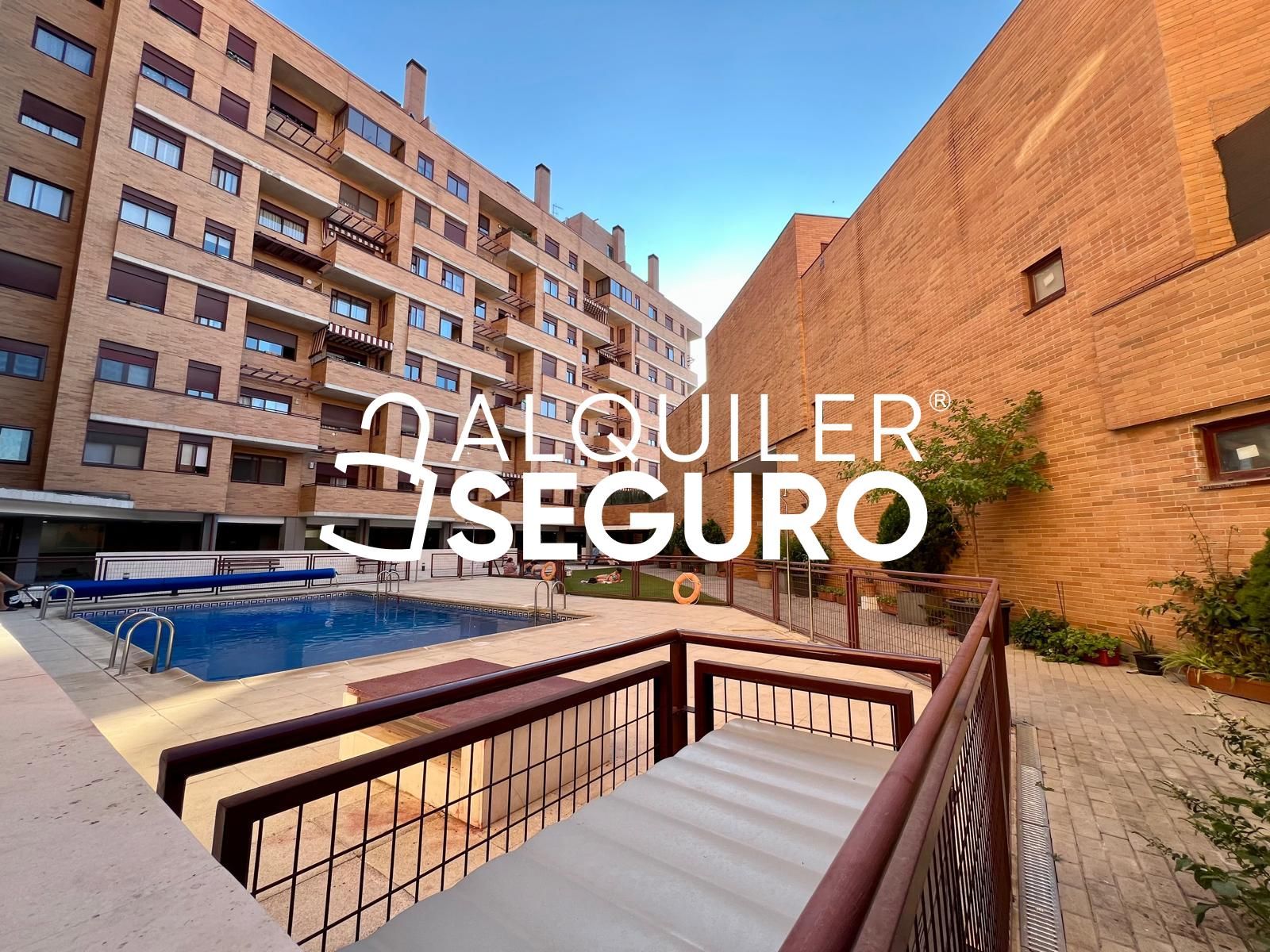 Exterior view of Flat to rent in  Madrid Capital  with Air Conditioner, Heating and Terrace
