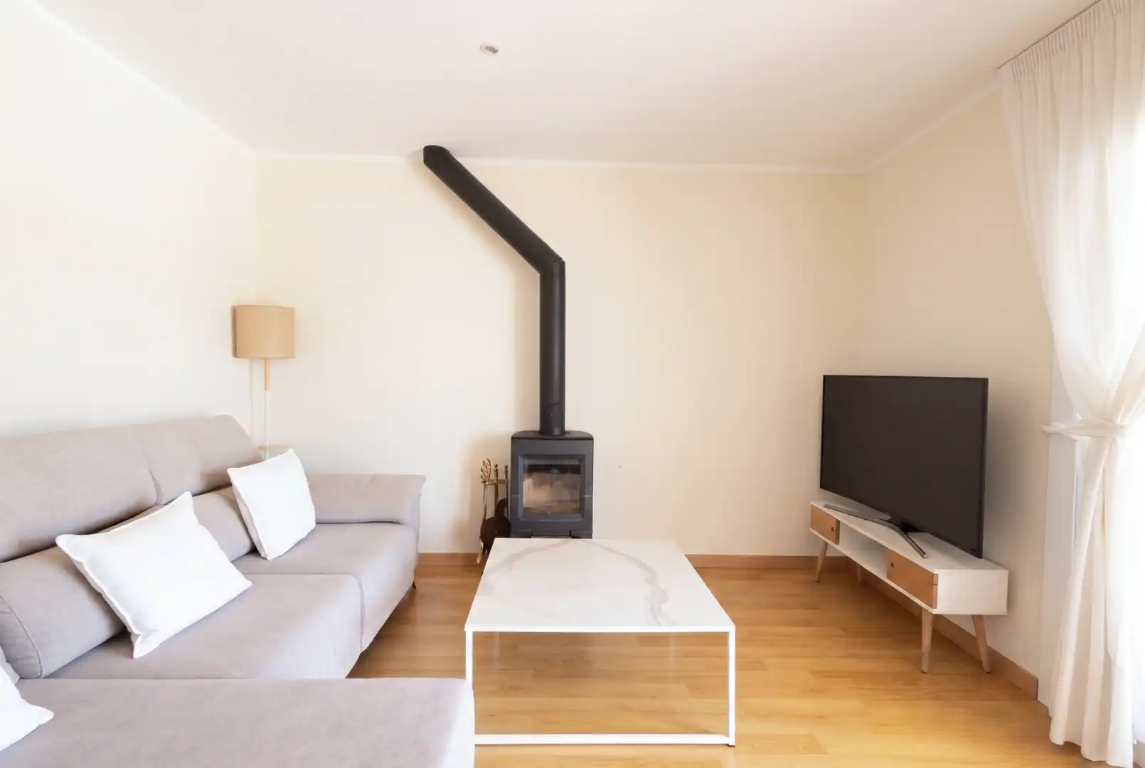 Sala de estar de Piso en venta en Sitges con Aire acondicionado, Calefacción y Parquet