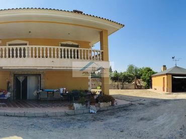 Detached house with pool for sale in Valle del Sol