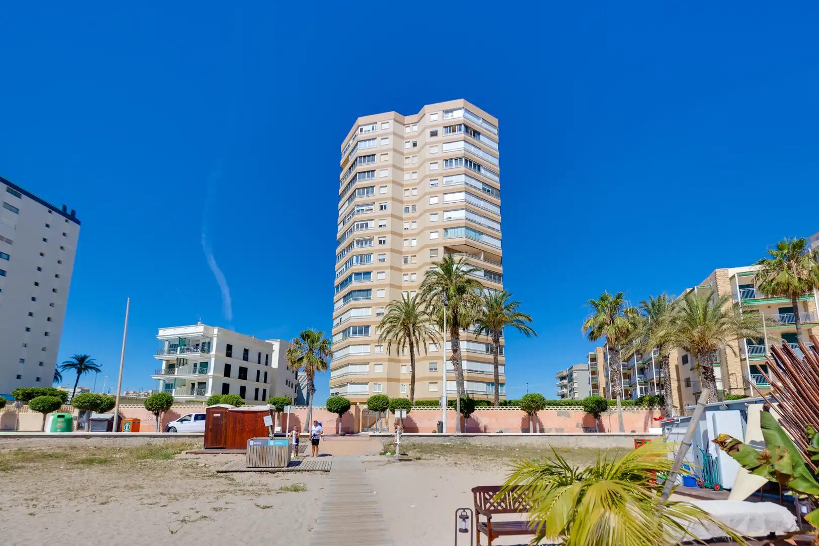 Vista exterior de Piso en venta en El Campello con Aire acondicionado, Trastero y Piscina comunitaria