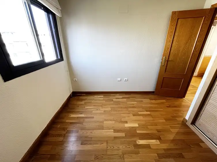 Dormitori de Pis de lloguer en Pinto amb Aire condicionat, Calefacció i Parquet