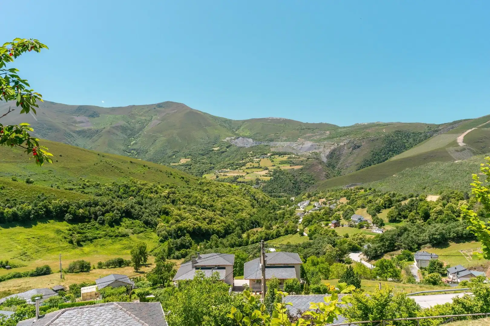 Vista exterior de Casa o xalet en venda en Ibias amb Calefacció, Terrassa i Moblat