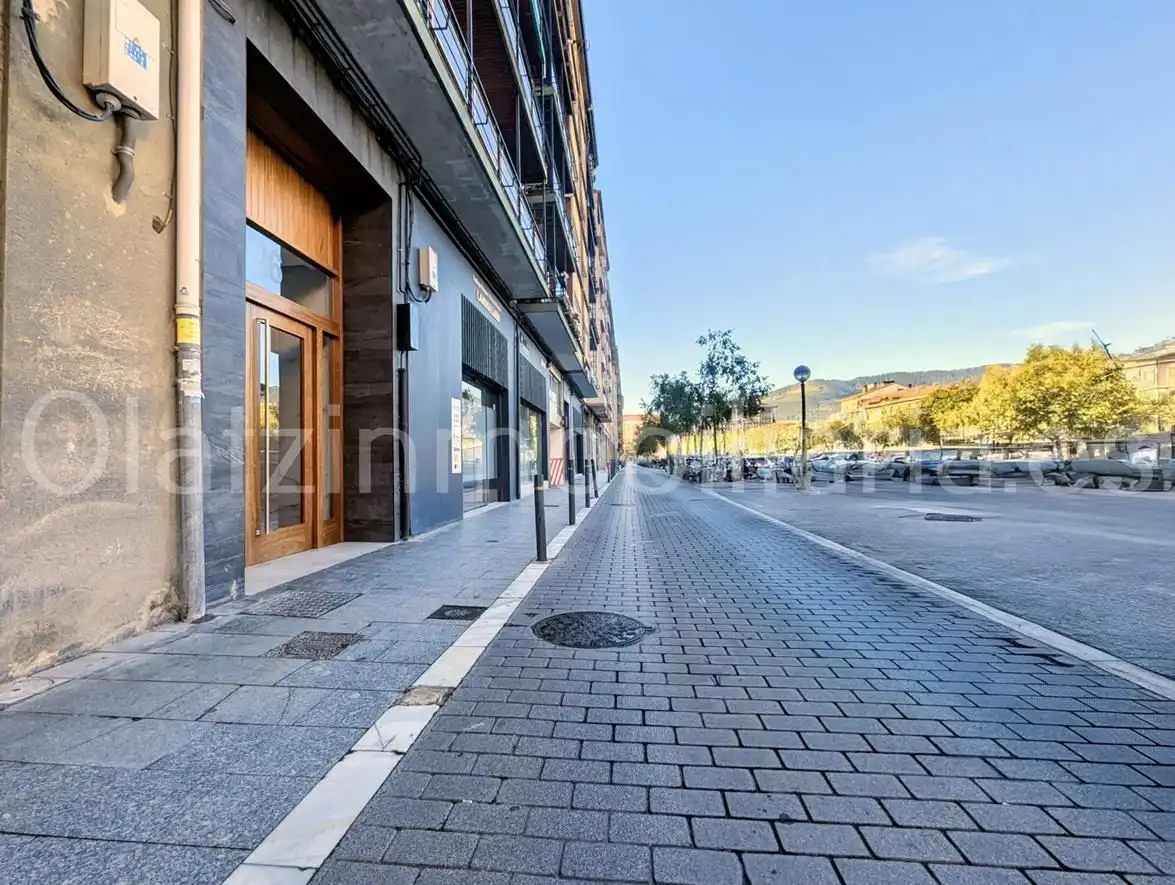 Local comercial en venda a Laudio / Llodio