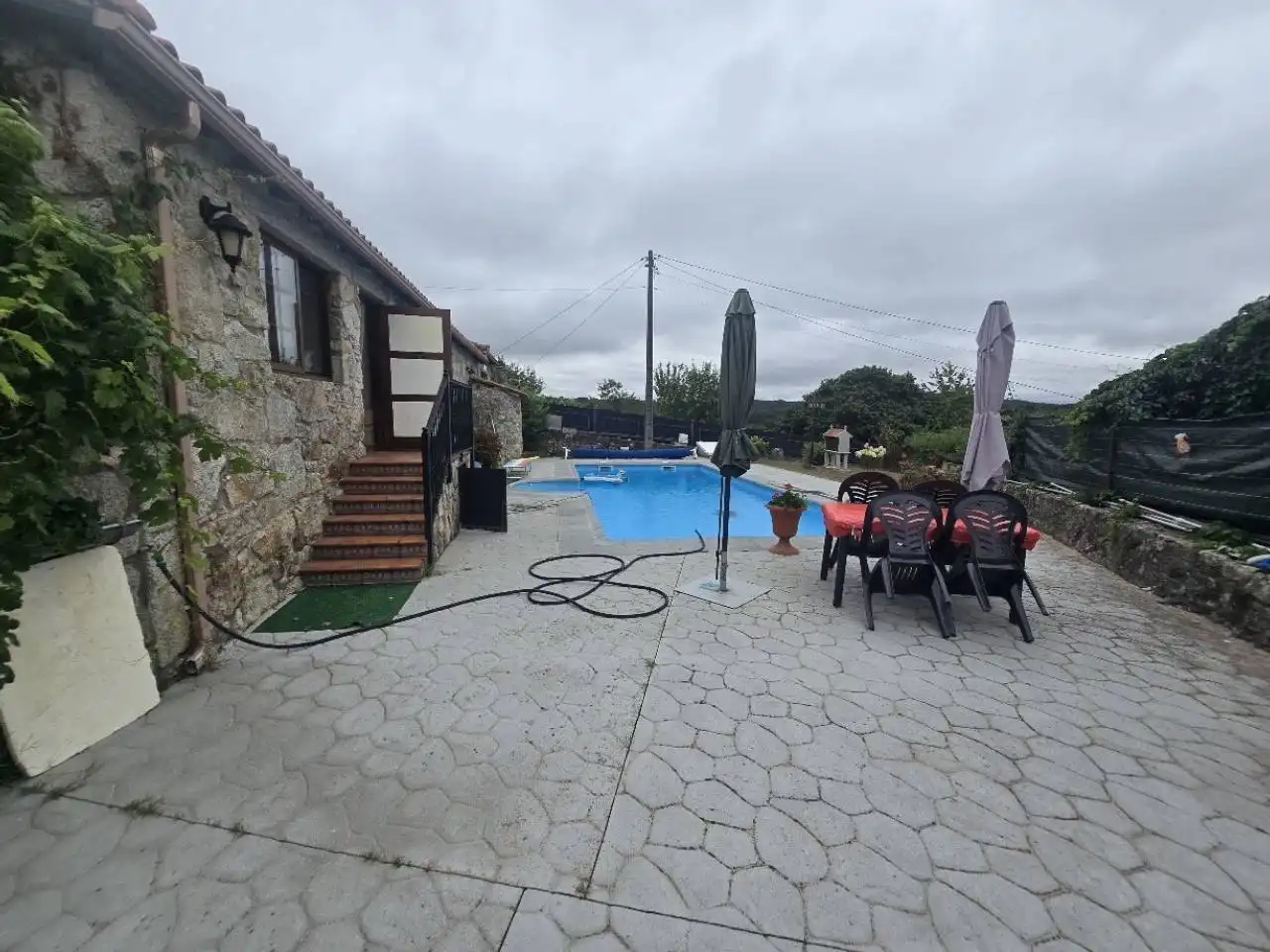 Schwimmbecken von Haus oder Chalet zum Verkauf in O Saviñao  mit Heizung, Privatgarten und Terrasse