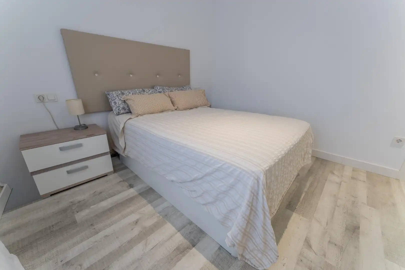 Bedroom of Flat for sale in Elche / Elx  with Air Conditioner and Balcony