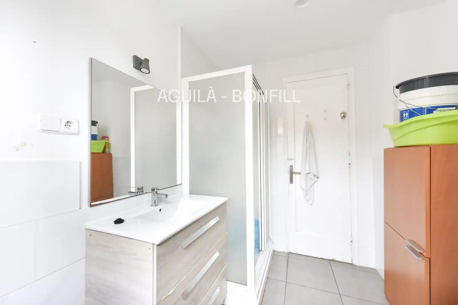 Bedroom of Flat for sale in Barcelona