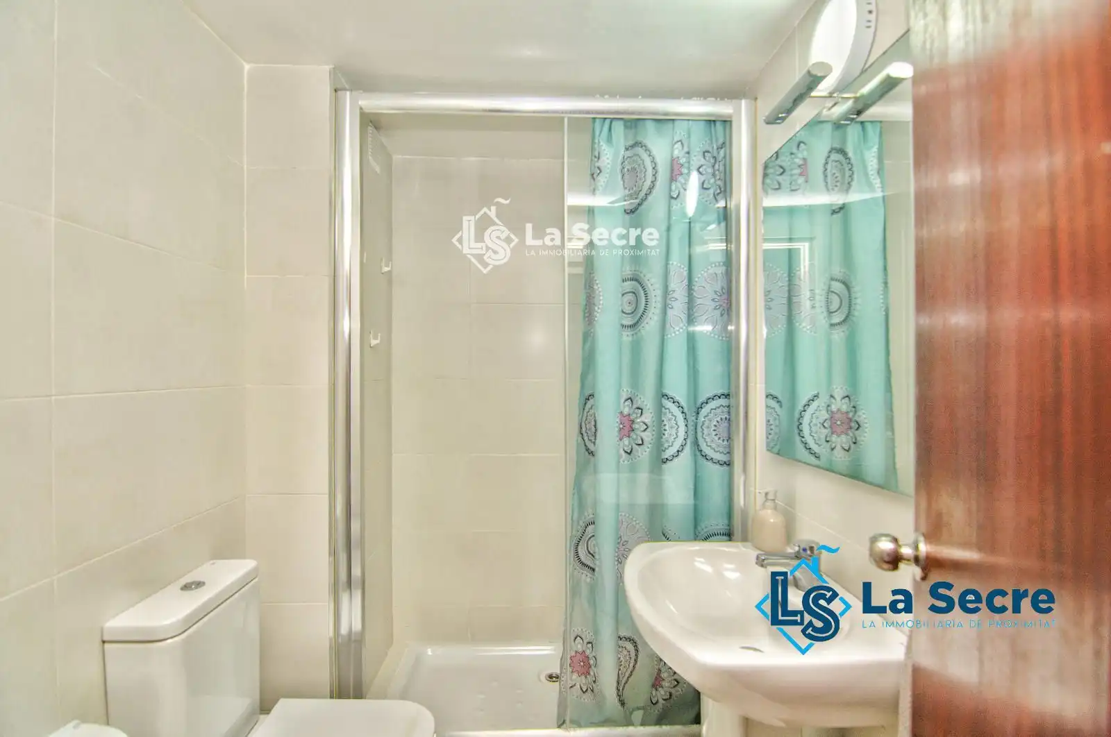 Baño de Piso en venta en Martorell con Aire acondicionado y Calefacción