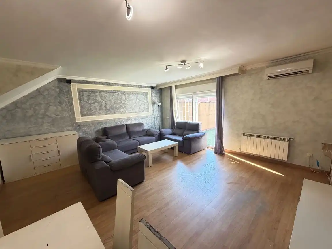 Adosado con jardín en venta en Torrejón del Rey, imagen 2