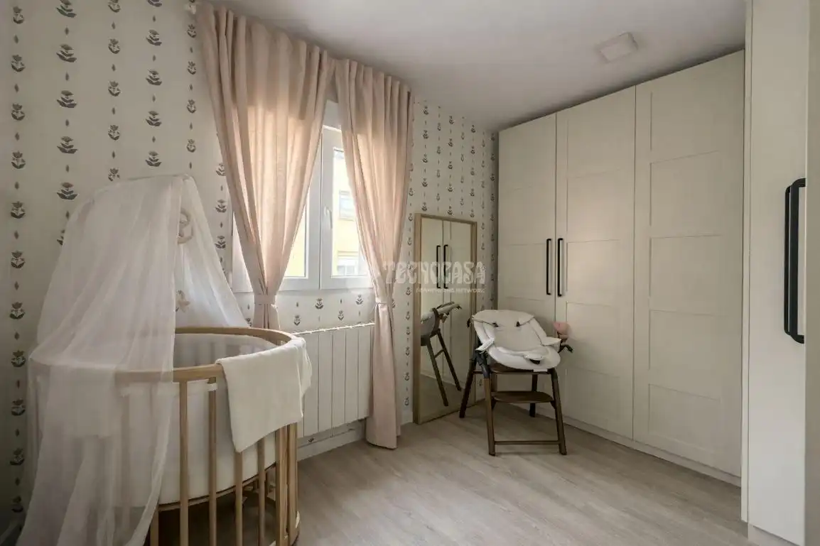 Bedroom of Flat for sale in Madrid