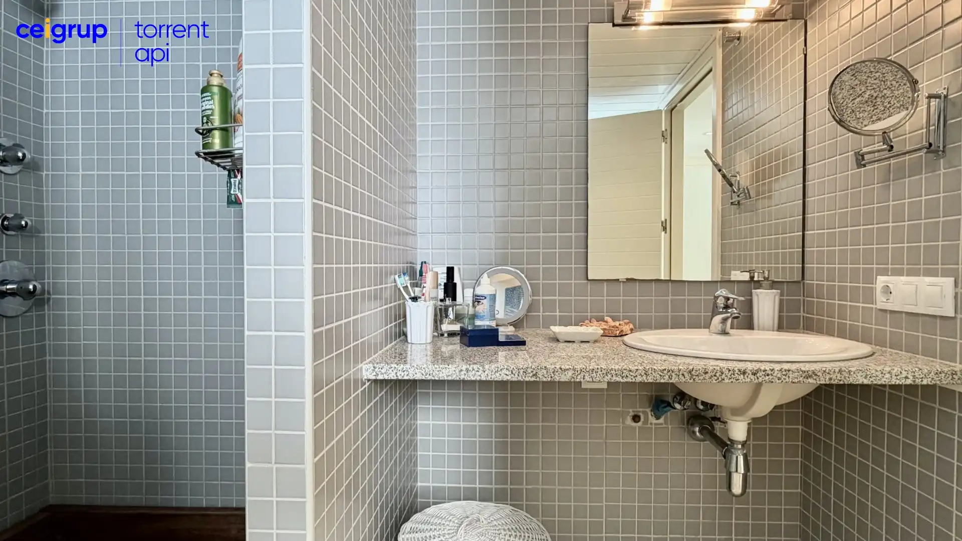Badezimmer von Wohnung zum Verkauf in L'Estartit mit Terrasse, Abstellraum und Schwimmbad