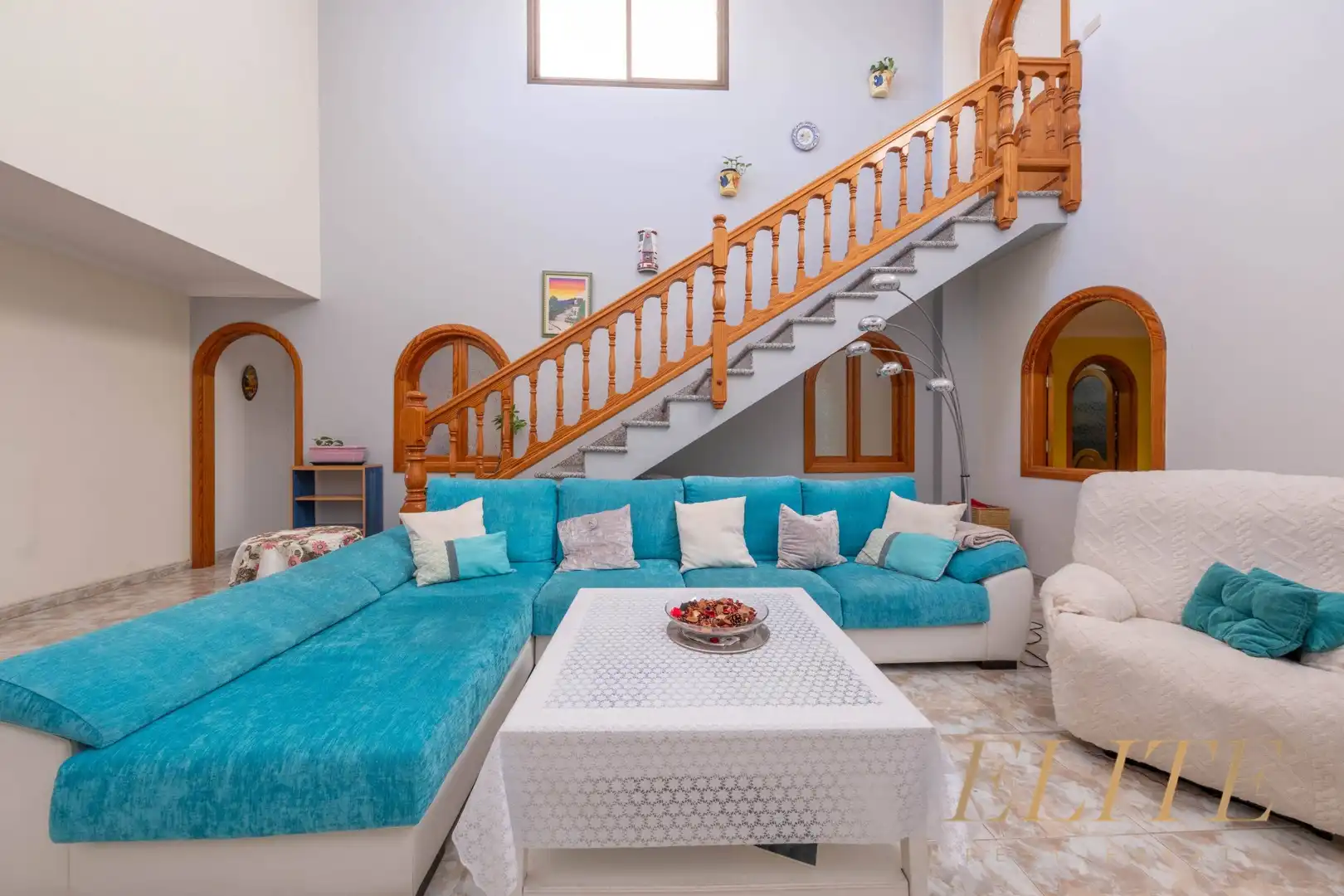 Sala d'estar de Casa adosada en venda en San Bartolomé de Tirajana amb Aire condicionat, Terrassa i Moblat