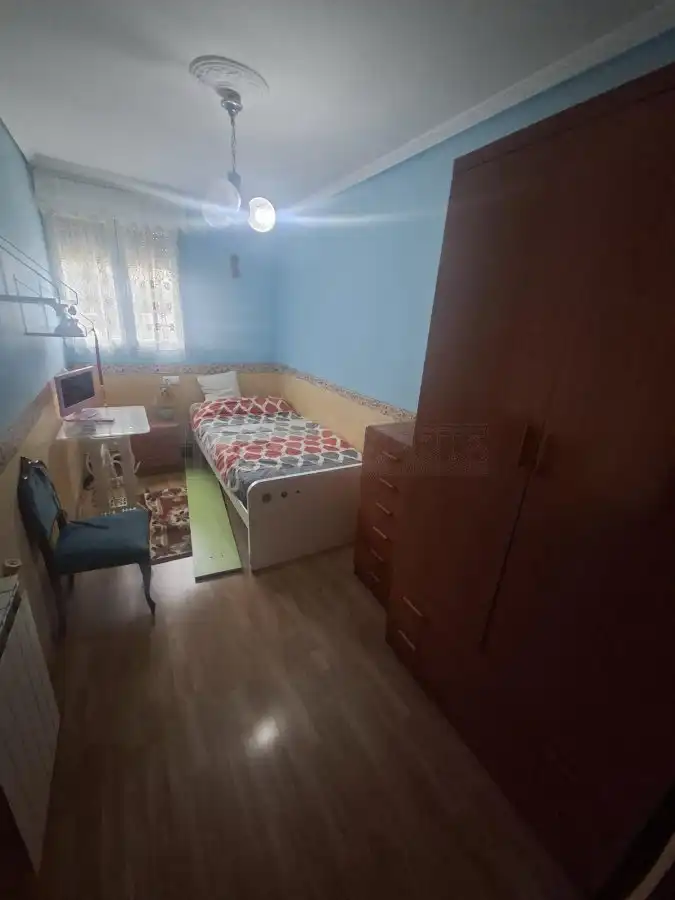 Dormitori de Casa adosada en venda en Vitoria - Gasteiz amb Calefacció, Parquet i Terrassa