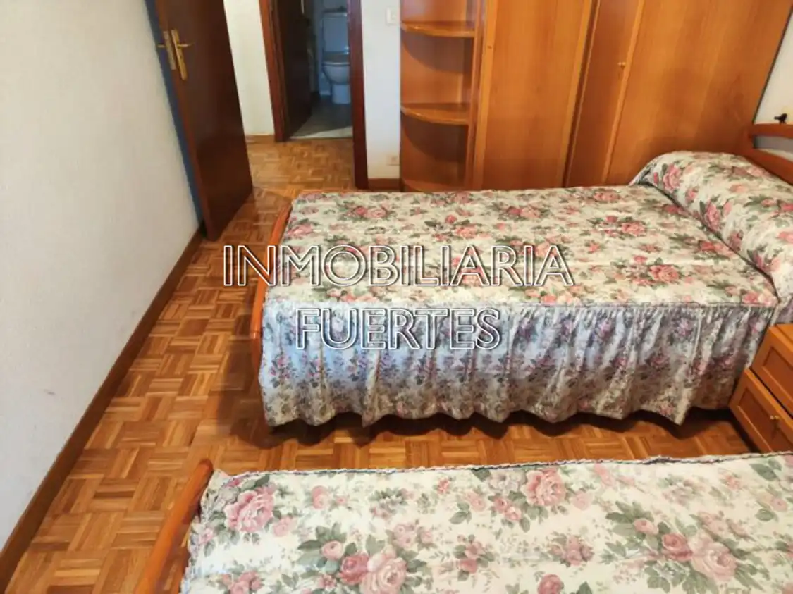 Flat for rent in Avenida de Mariano Andrés, Las Ventas