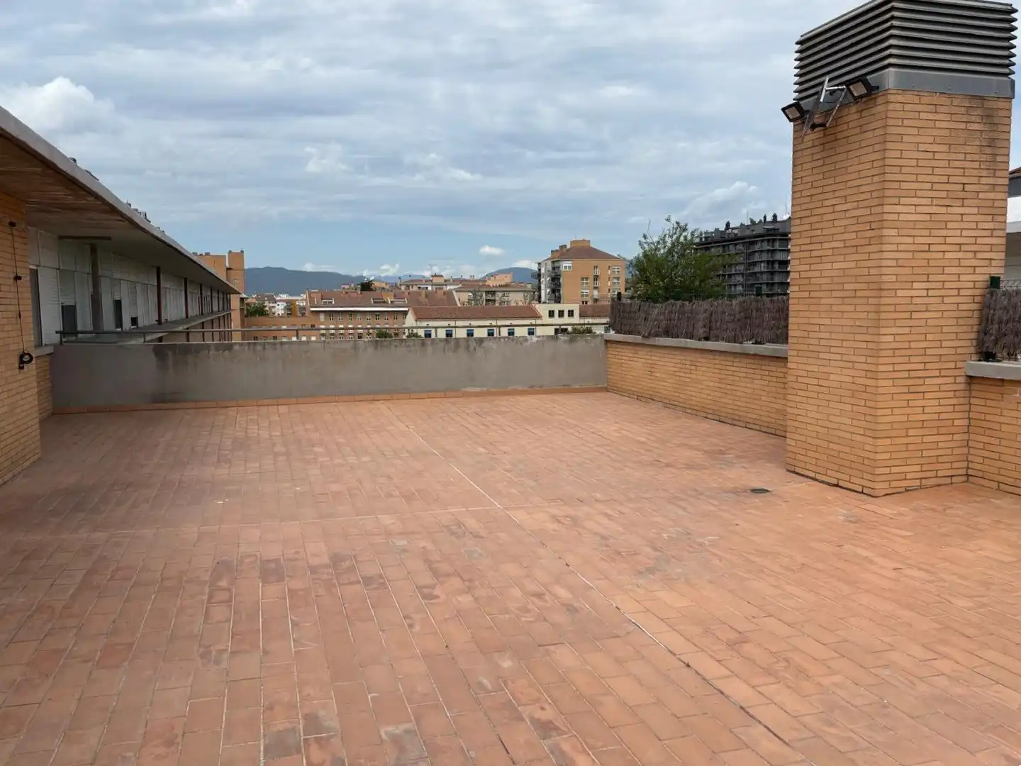 Terrasse von Maisonette zur Miete in Girona mit Klimaanlage, Heizung und Terrasse