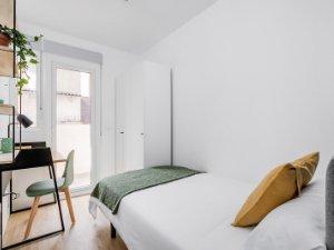 Photo 3 of Flat to share in Calle de Barrafon, Puerta del Ángel, Madrid