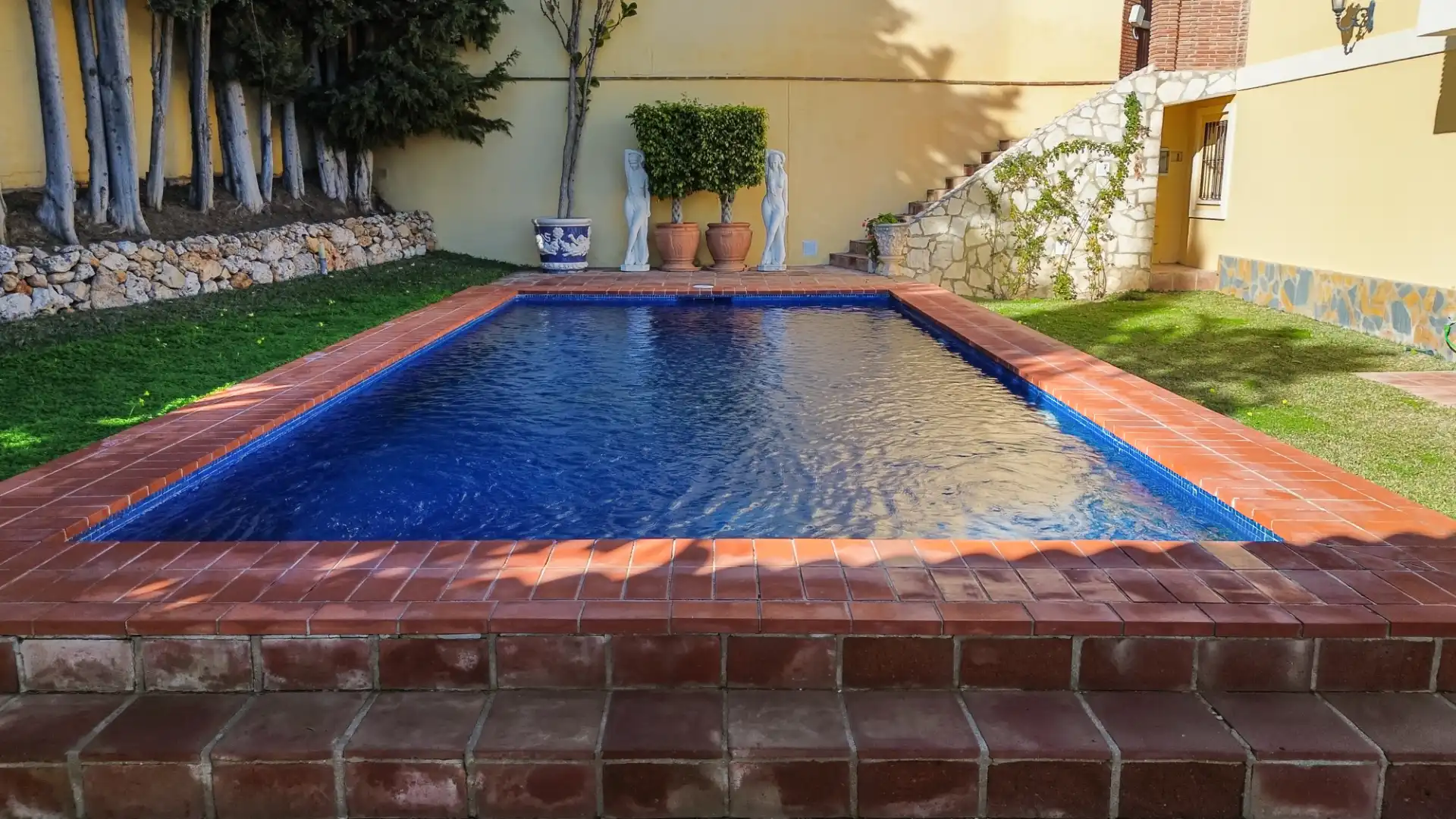 Swimming pool of Houses for sale in Benalmádena  with Air Conditioner, Heating and Private garden