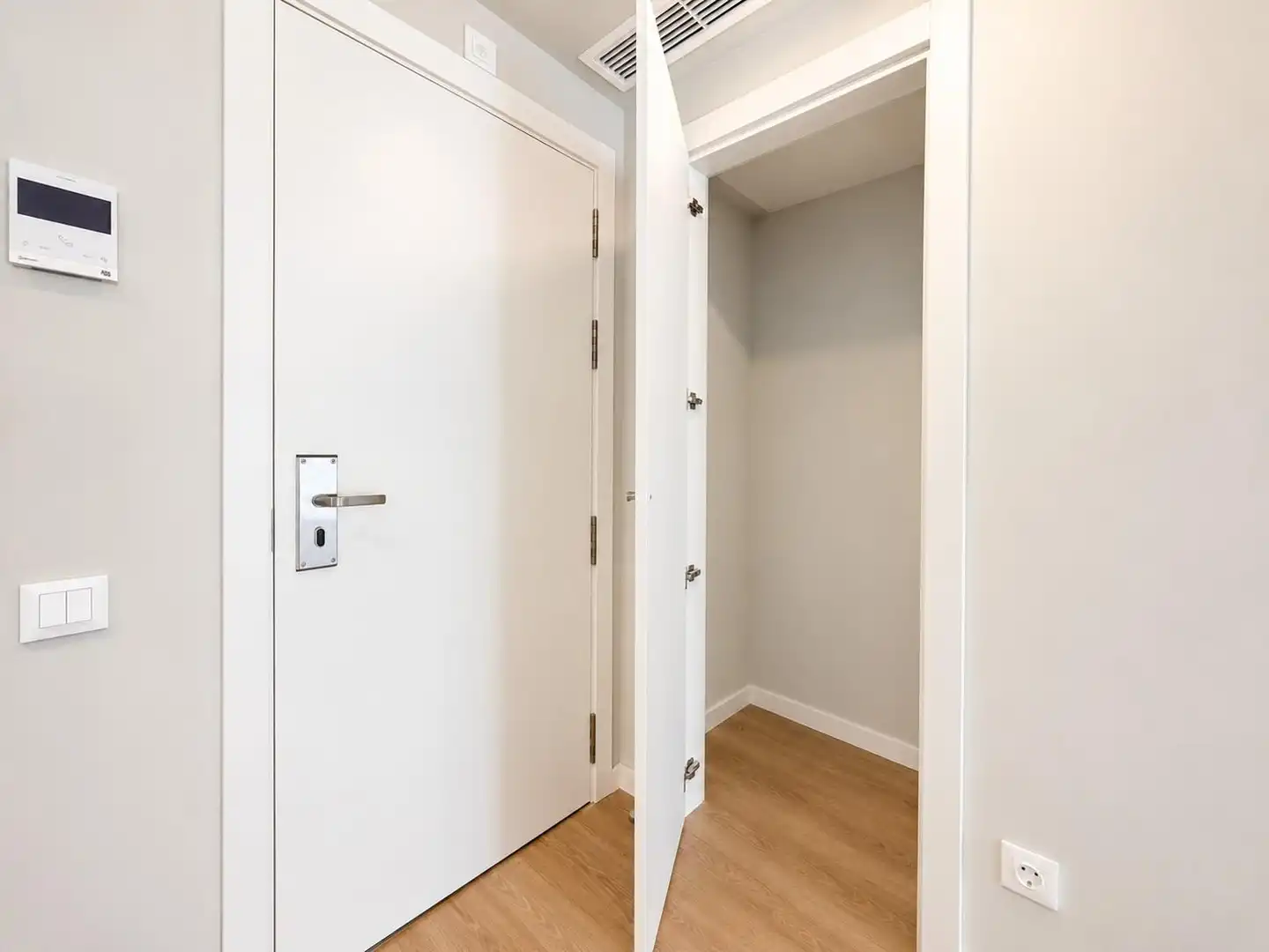 Wohnung zur Miete in Terrassa mit Heizung, Parkett und Terrasse