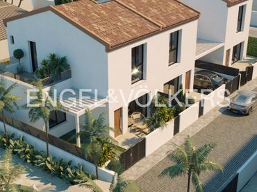 Terraced house with balcony for sale in Bigastro
