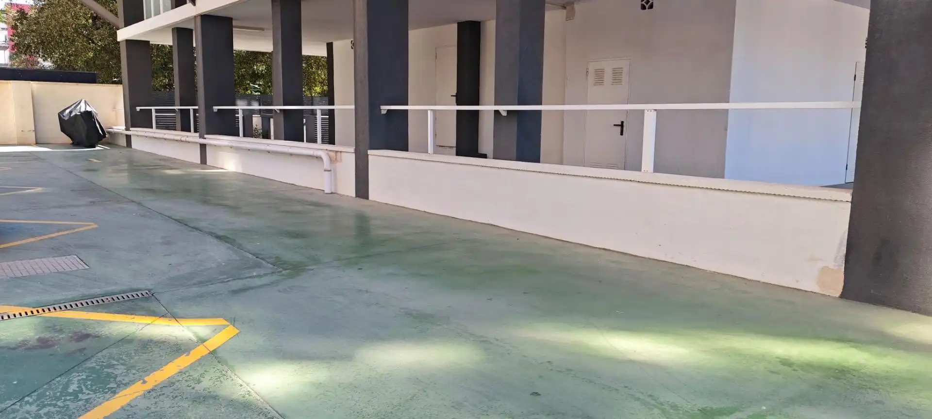 Parking of Apartments for sale in Alicante / Alacant  with Air Conditioner, Private garden and Storage room