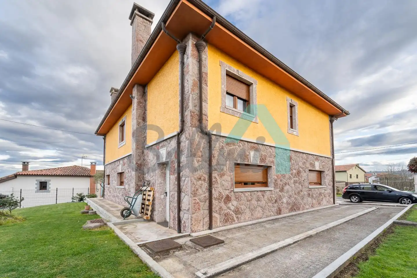 Houses for sale in Camíno De Castañéu, Viella - Granda - Meres