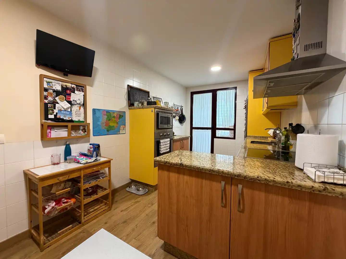 Küche von Wohnung zum Verkauf in Plasencia mit Klimaanlage, Schwimmbad und Balkon