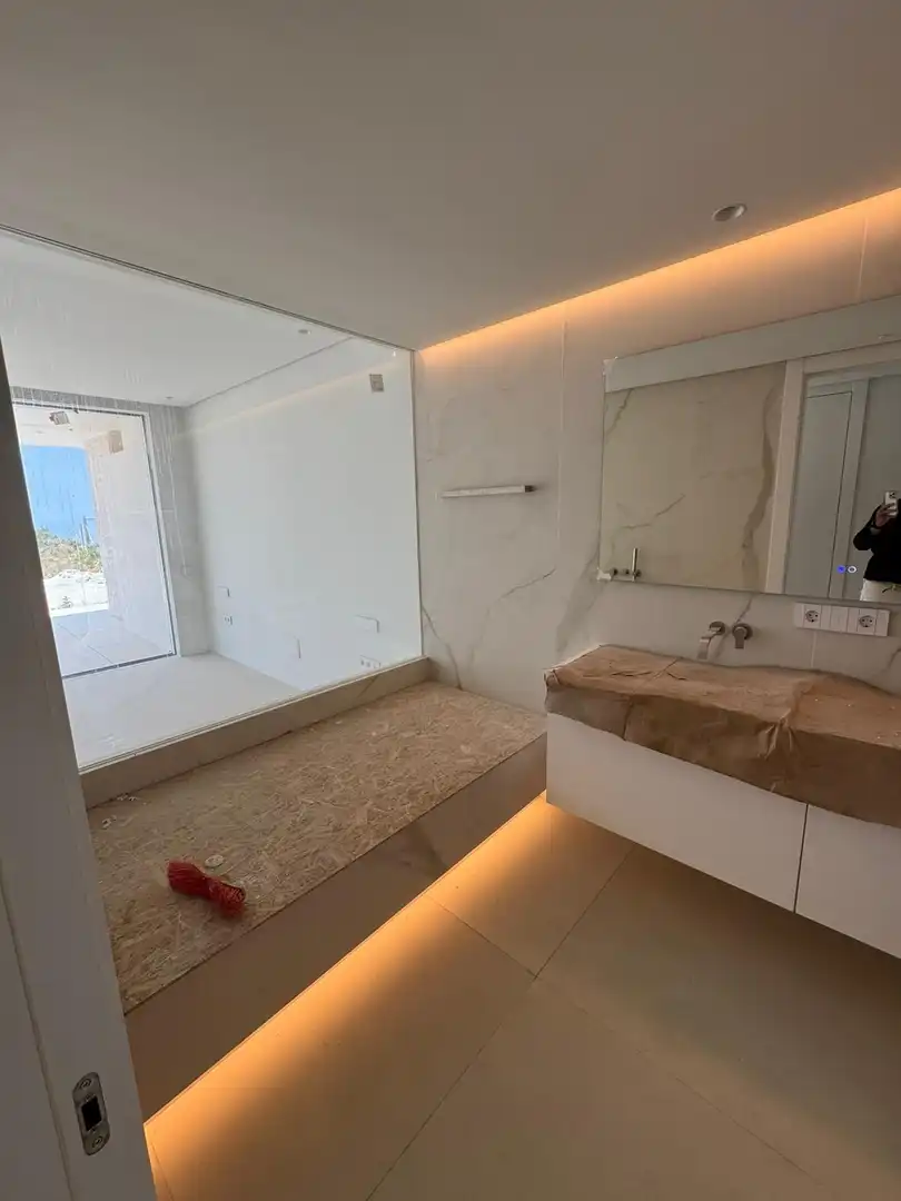 Bathroom of Flat for sale in Ojén  with Air Conditioner, Private garden and Terrace
