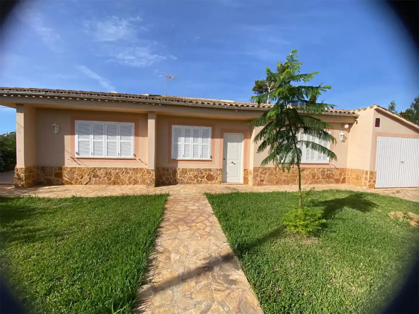 Vista exterior de Casa o xalet en venda en Llucmajor amb Aire condicionat, Piscina i Balcó