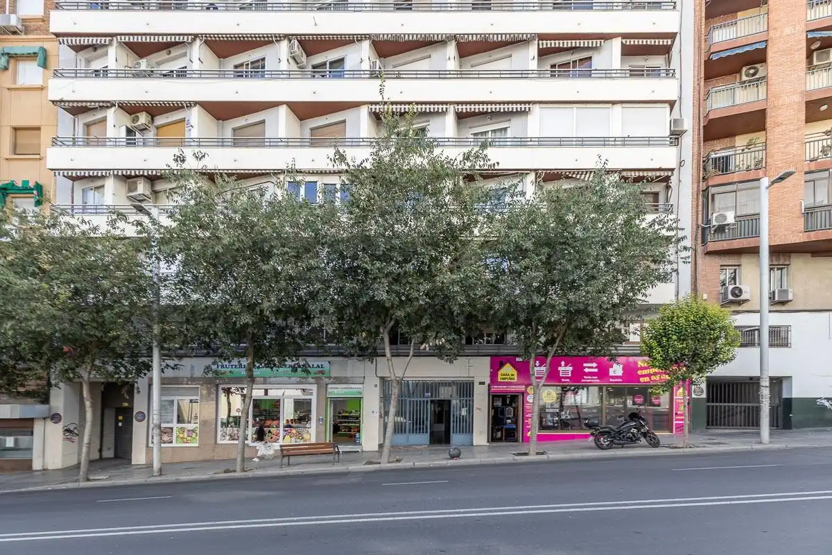 Vista exterior de Piso en venta en Jaén