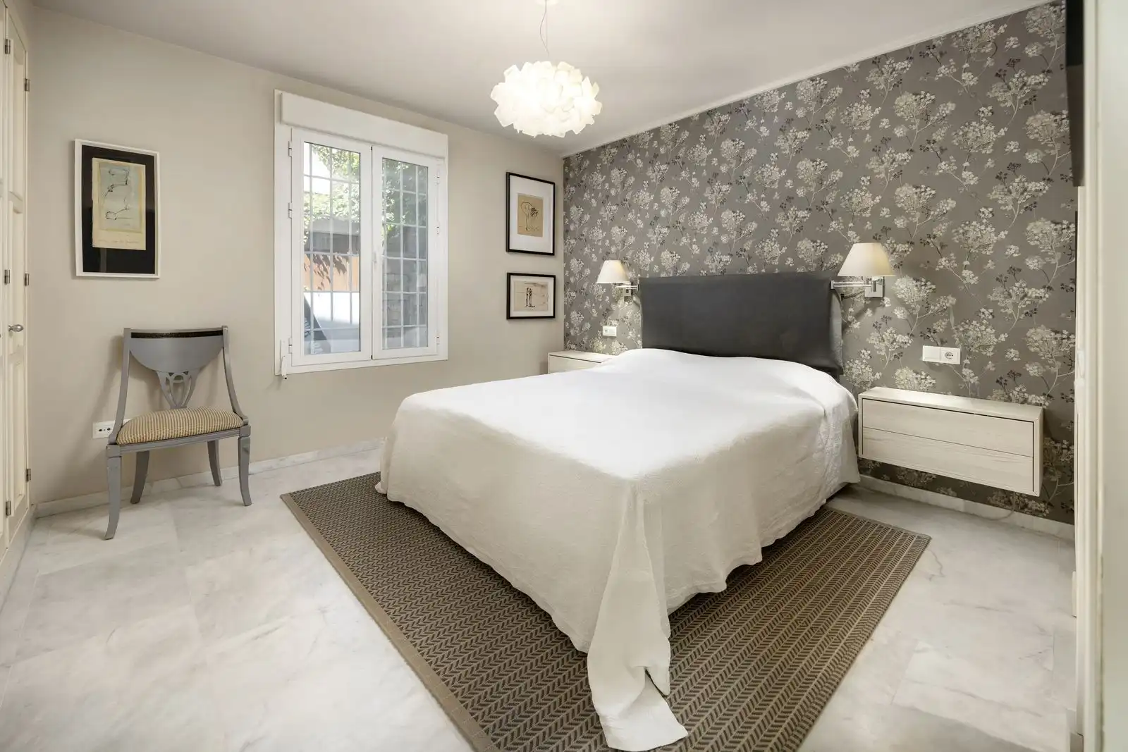 Schlafzimmer von Wohnungen zum Verkauf in Benalmádena mit Klimaanlage, Privatgarten und Terrasse