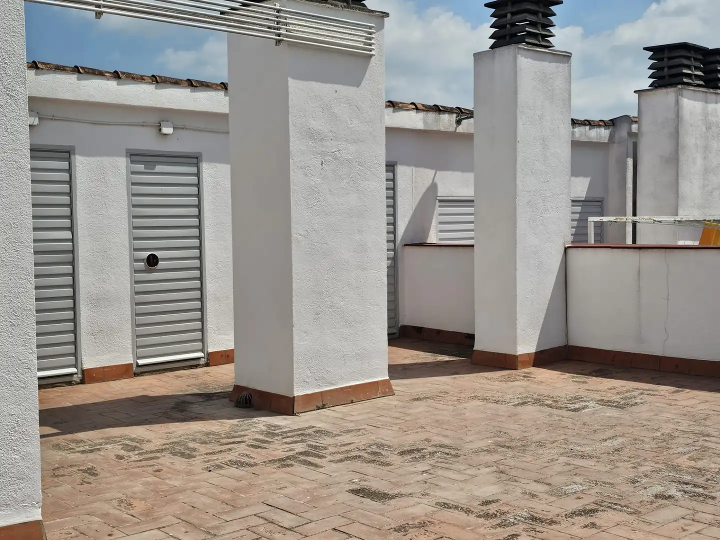 Vista exterior de Àtic en venda en Sant Andreu de la Barca amb Calefacció, Parquet i Traster